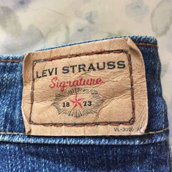 Levi Strauss Low Rise Bootcut Jeans - Picture 3 of 6